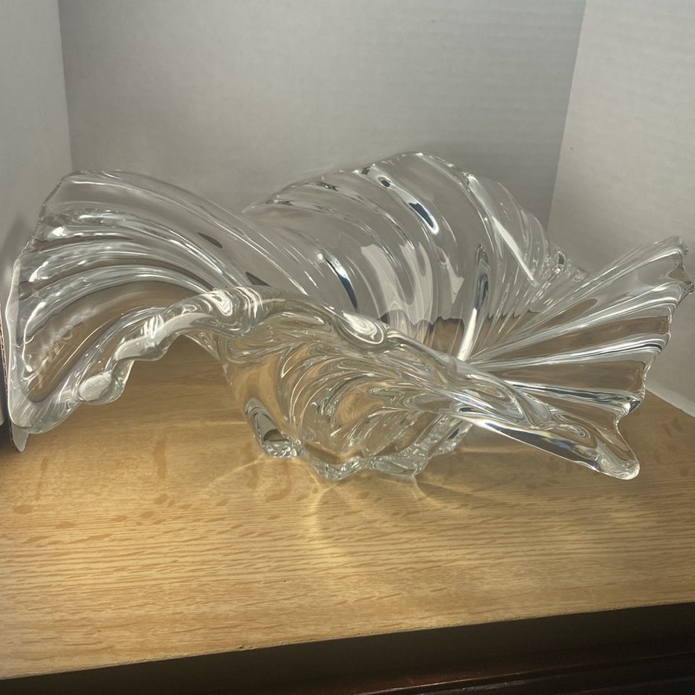 Mikasa Crystal Console Glass Centerpiece Bowl ‘BELLE EPOQUE’ 10.5W X 5”T - Picture 5 of 7